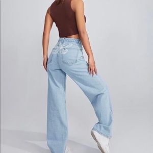 High waisted & wide leg jeans 👖🦋